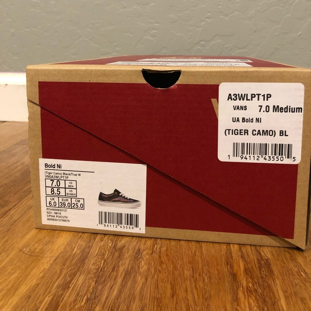 BRAND NEW VANS